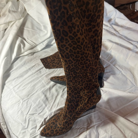 Stuart Weitzman Leopard Print Knee-High Boots in Brown and Black - Picture 3 of 9